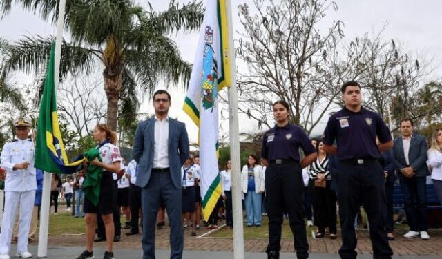Hasteamento das bandeiras abre celebrações do 7 de Setembro em São Sebastião