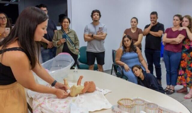 São Sebastião promove curso para casais ‘gestantes’ com orientações sobre gravidez e amamentação do bebê