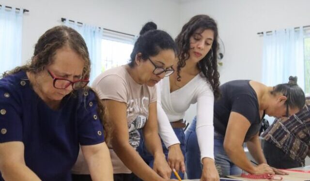 CIP e Fundo Social oferecem três cursos de costura para qualificação profissional em São Sebastião