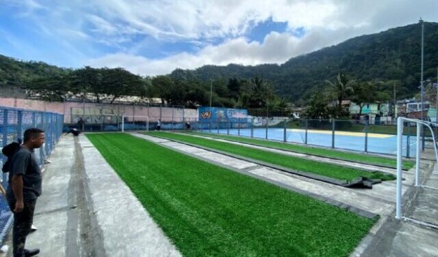 Prefeitura revitaliza campo Society da Área de Lazer do Itatinga para incentivar a prática esportiva