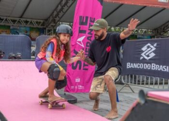 Skate Itinerante desembarca na Costa Norte com aulas gratuitas da modalidade para jovens na Enseada